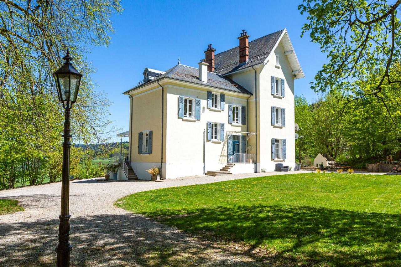 Monchateau Etoile, Hebergement Insolite Avec Spa Merlas Exterior photo